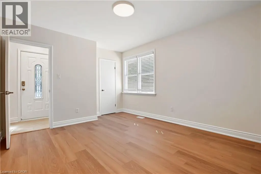 143 ELGIN Crescent
