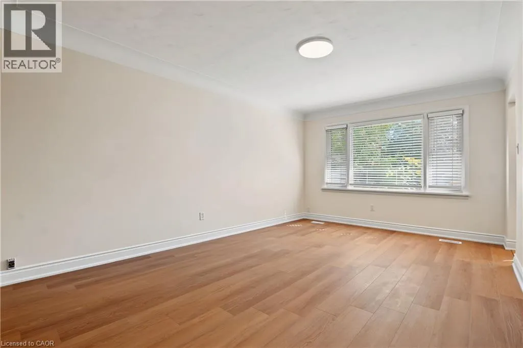 143 ELGIN Crescent