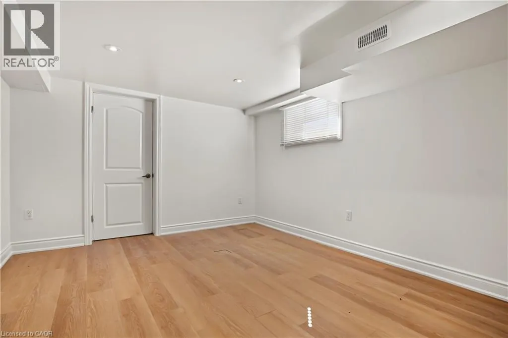 143 ELGIN Crescent