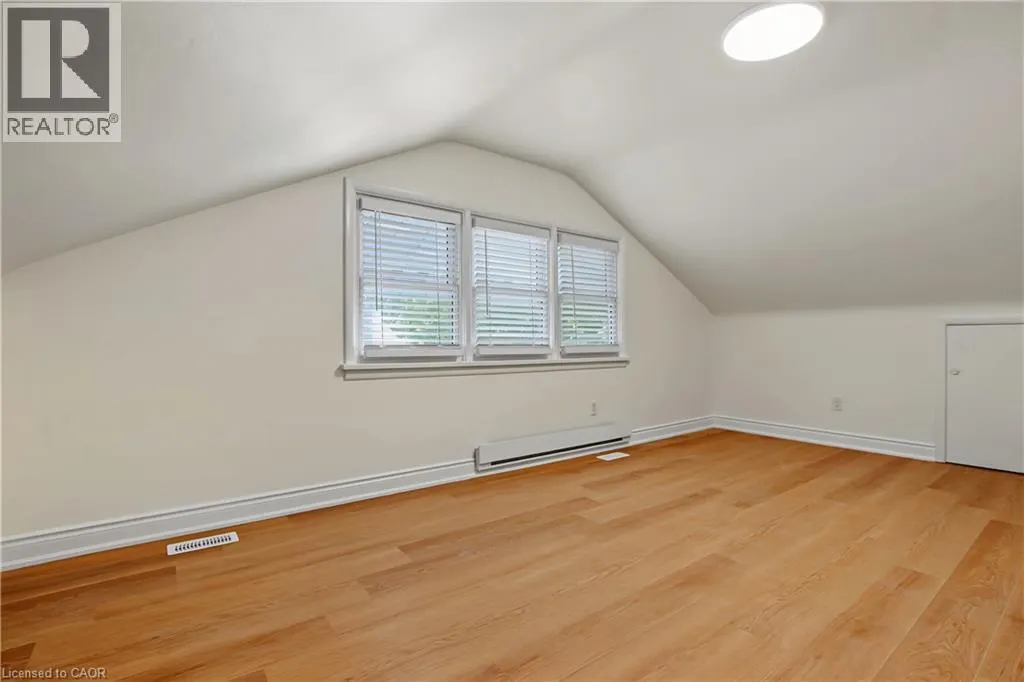 143 ELGIN Crescent