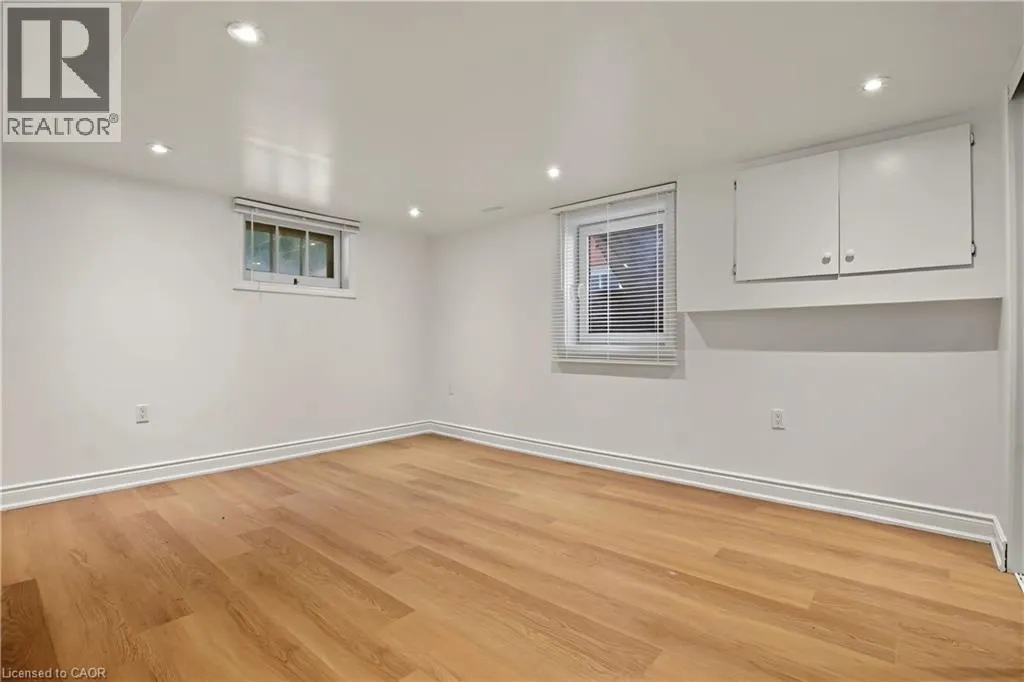143 ELGIN Crescent