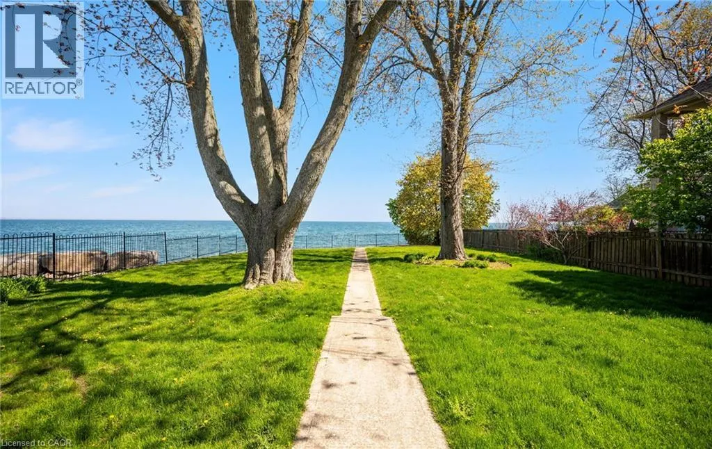 17 WENDAKEE Drive