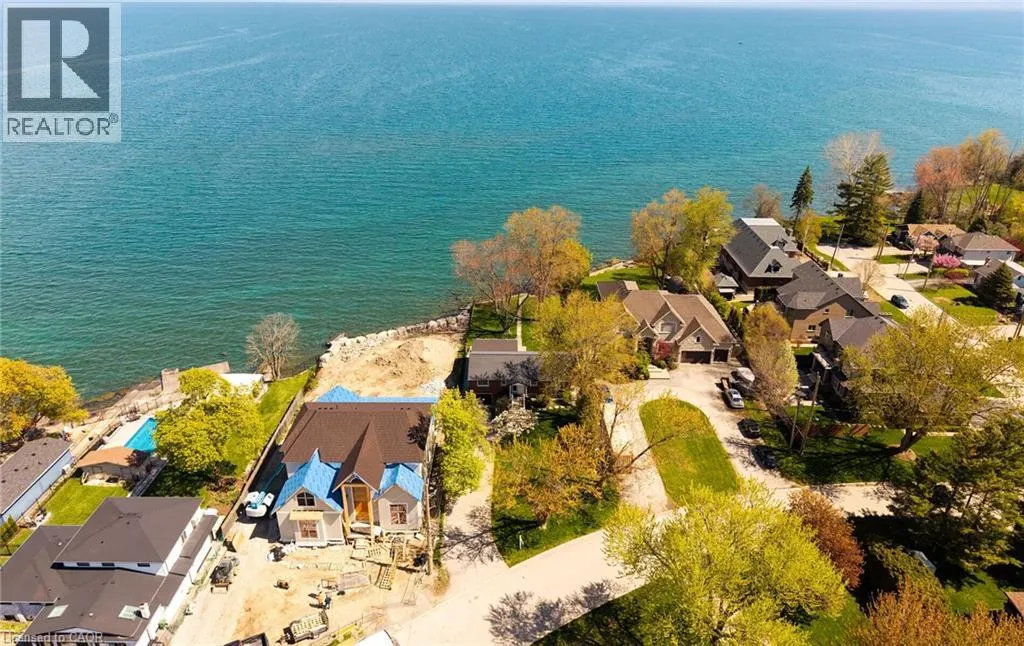 17 WENDAKEE Drive