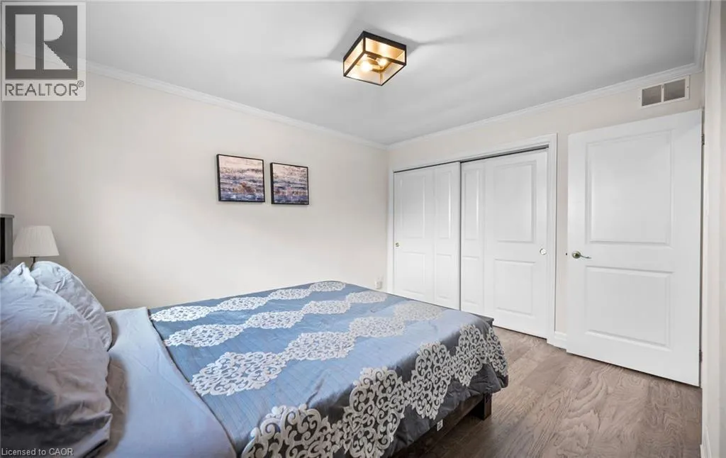 17 WENDAKEE Drive