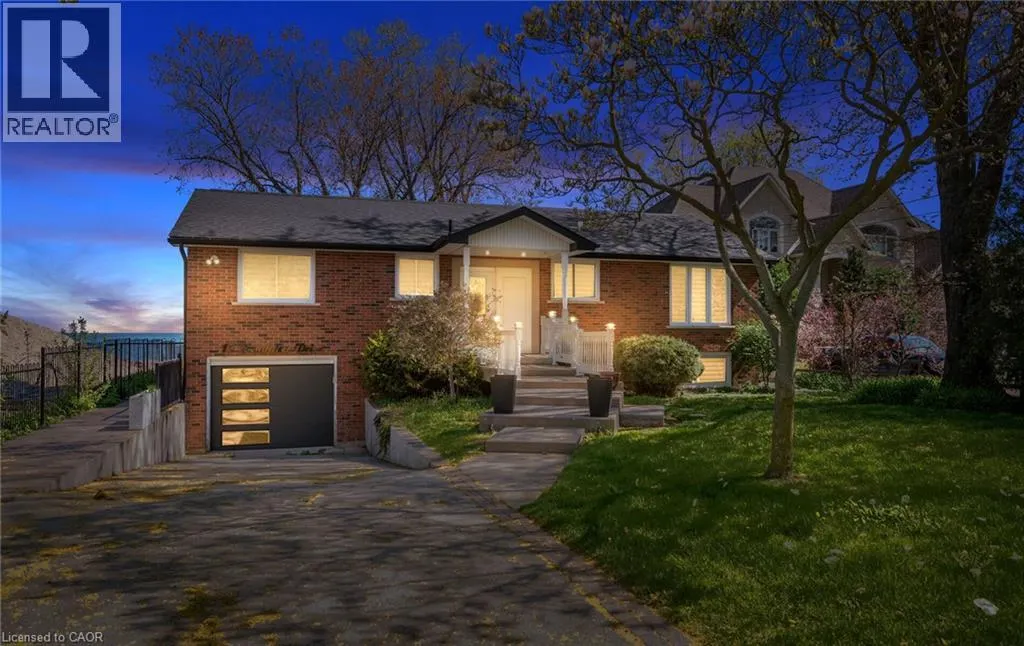 17 WENDAKEE Drive