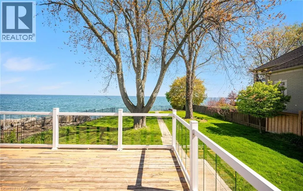 17 WENDAKEE Drive
