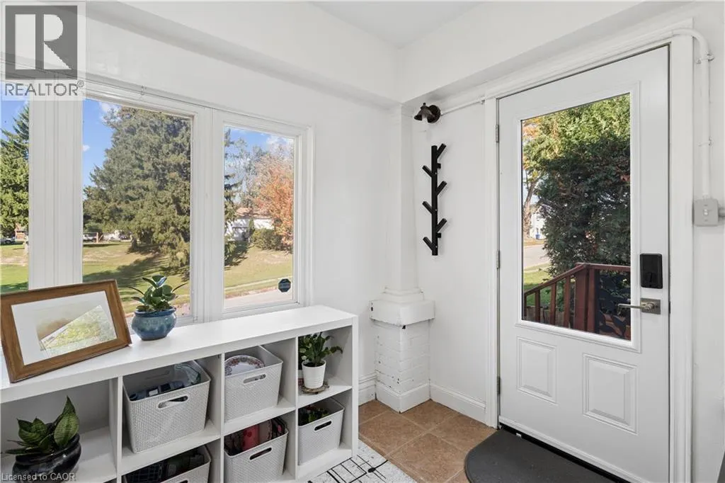 324 DALY Street