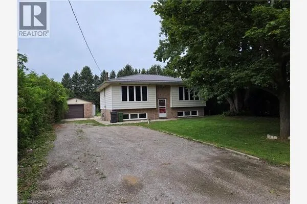 8 LYNDHURST Avenue