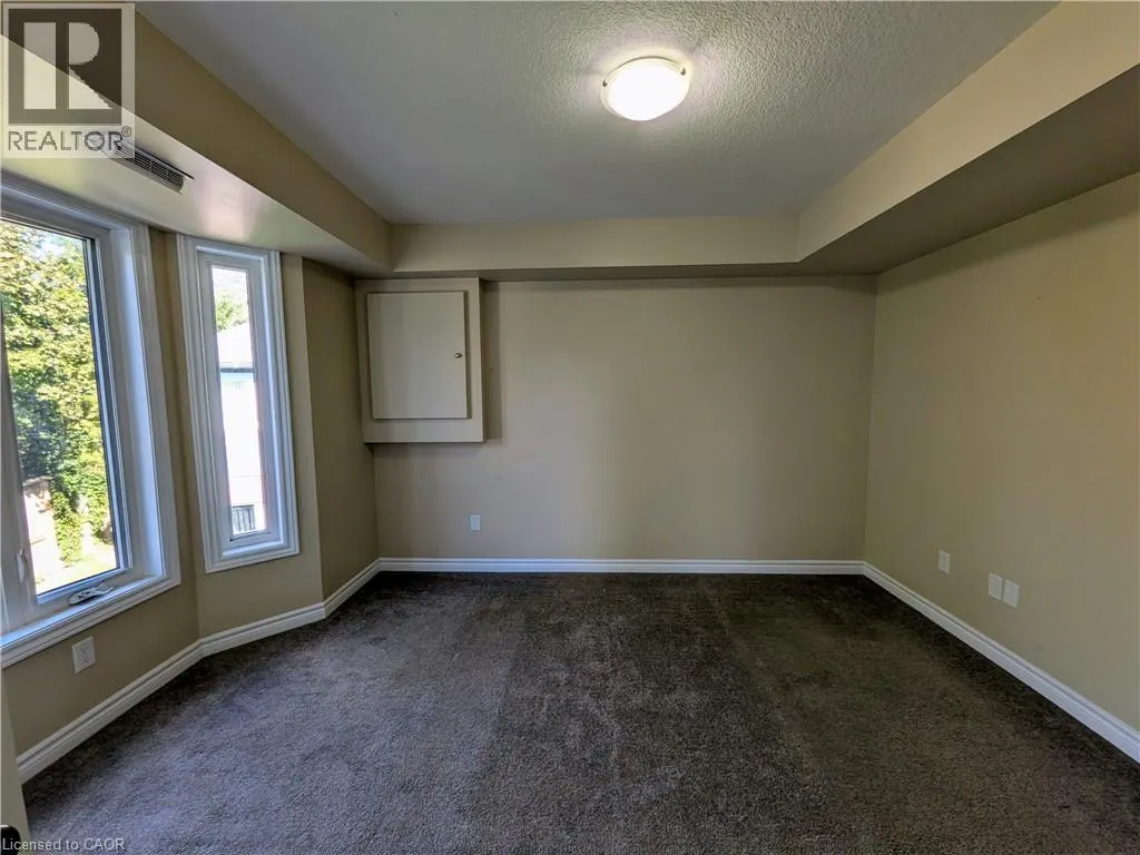 225 RIDDELL Street Unit# 33 #33