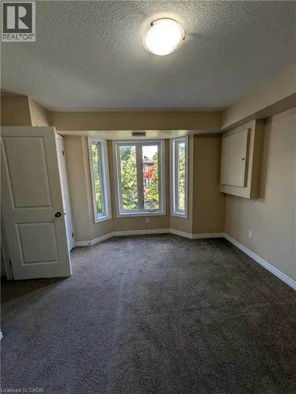 225 RIDDELL Street Unit# 33 #33