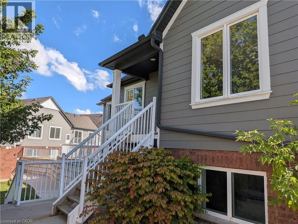 225 RIDDELL Street Unit# 33 #33