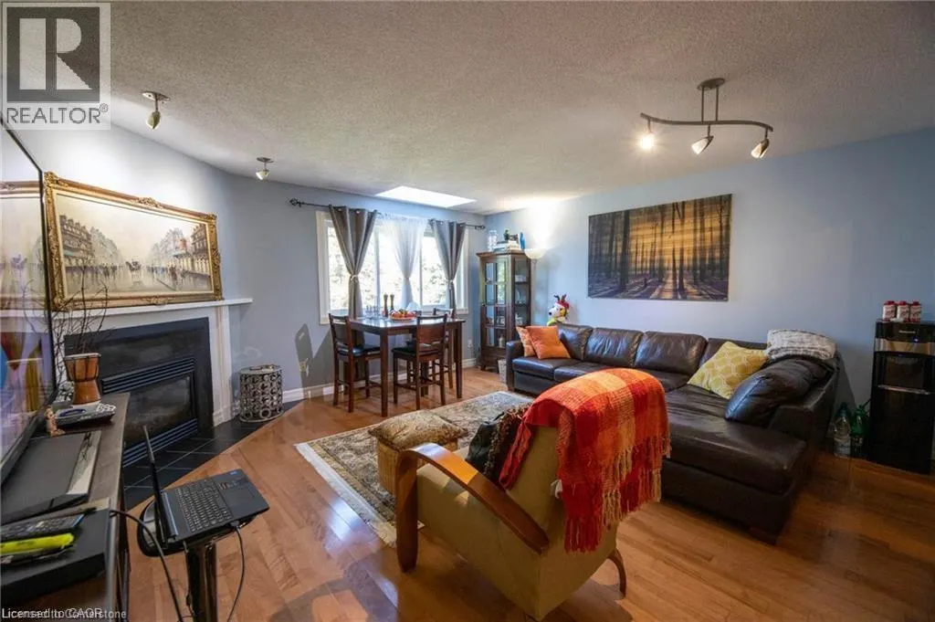 26 MOSS Boulevard Unit# 15 #15