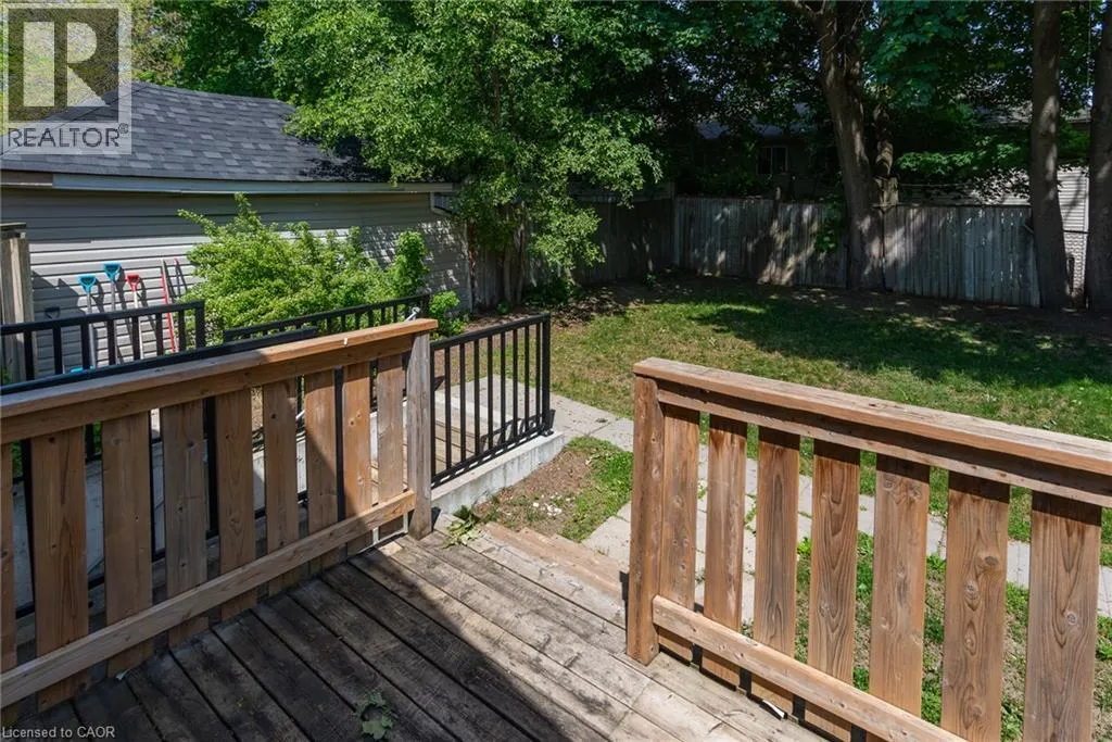 40 WOODLAND Avenue