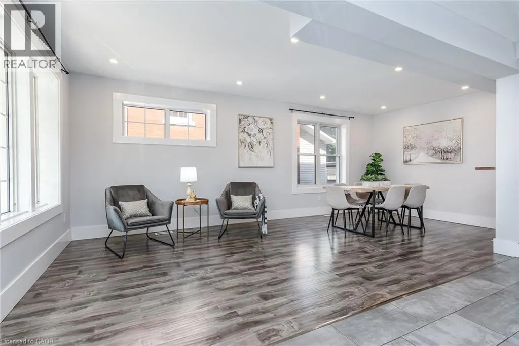 40 WOODLAND Avenue