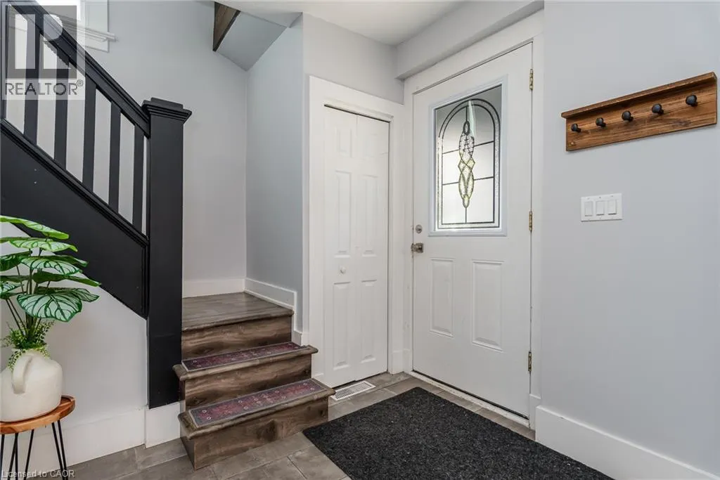 40 WOODLAND Avenue