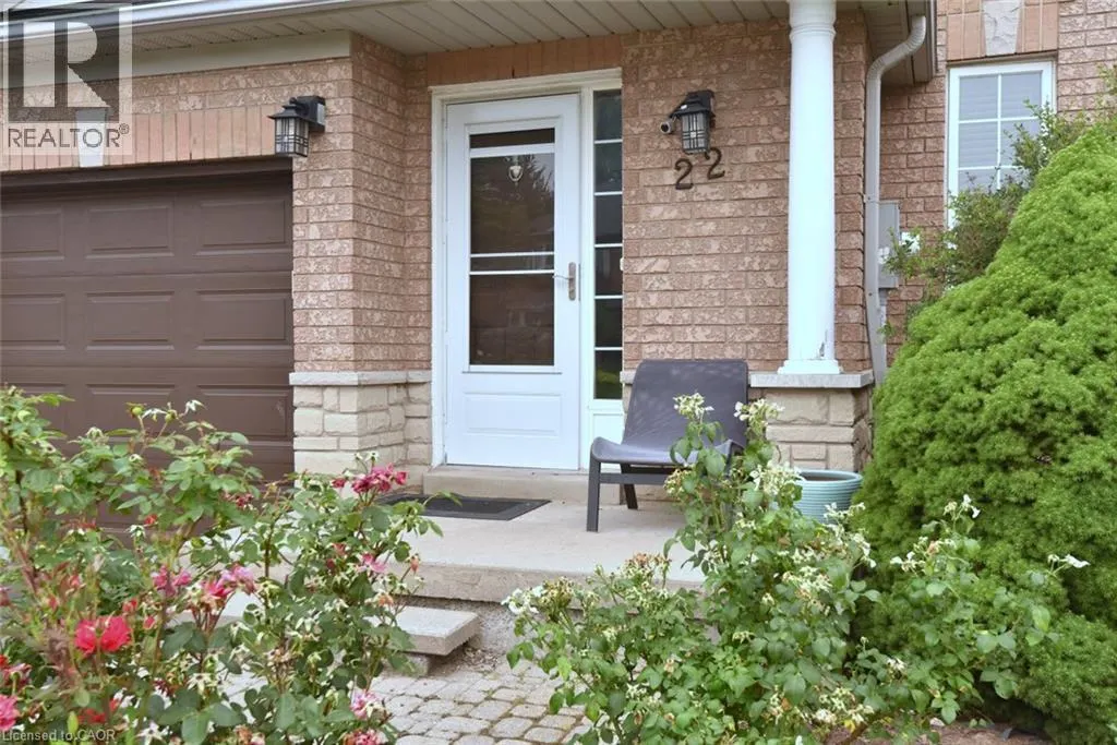 22 MOORE Crescent
