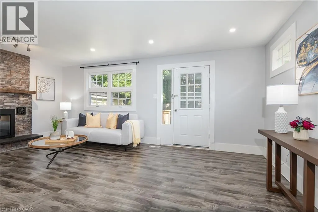 40 WOODLAND Avenue
