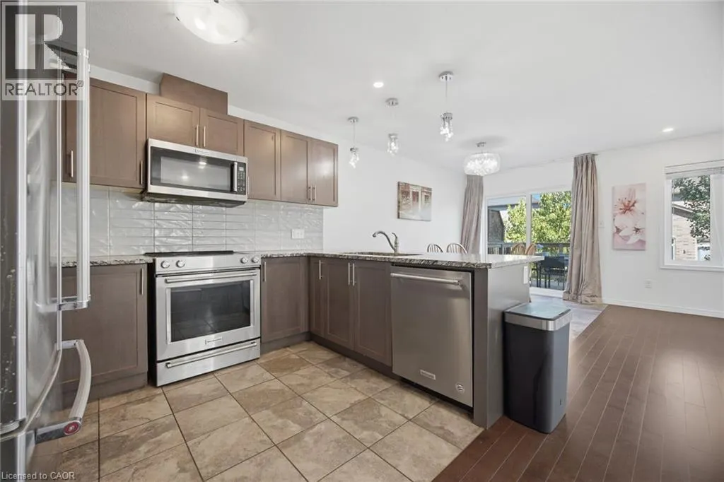 135 HARDCASTLE Drive Unit# 85 #85