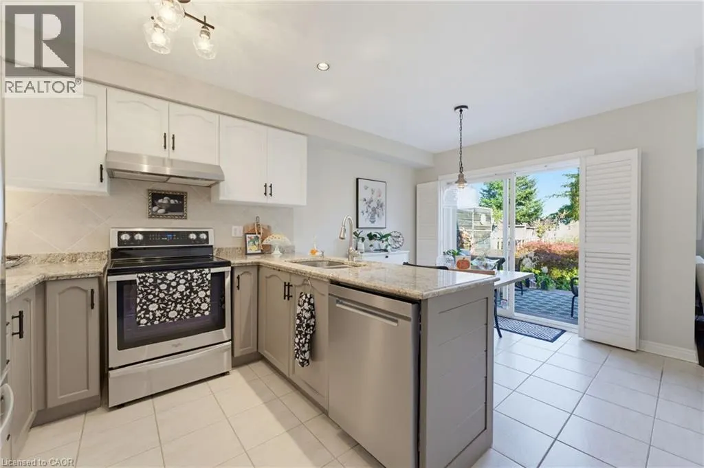 103 THOROUGHBRED Boulevard