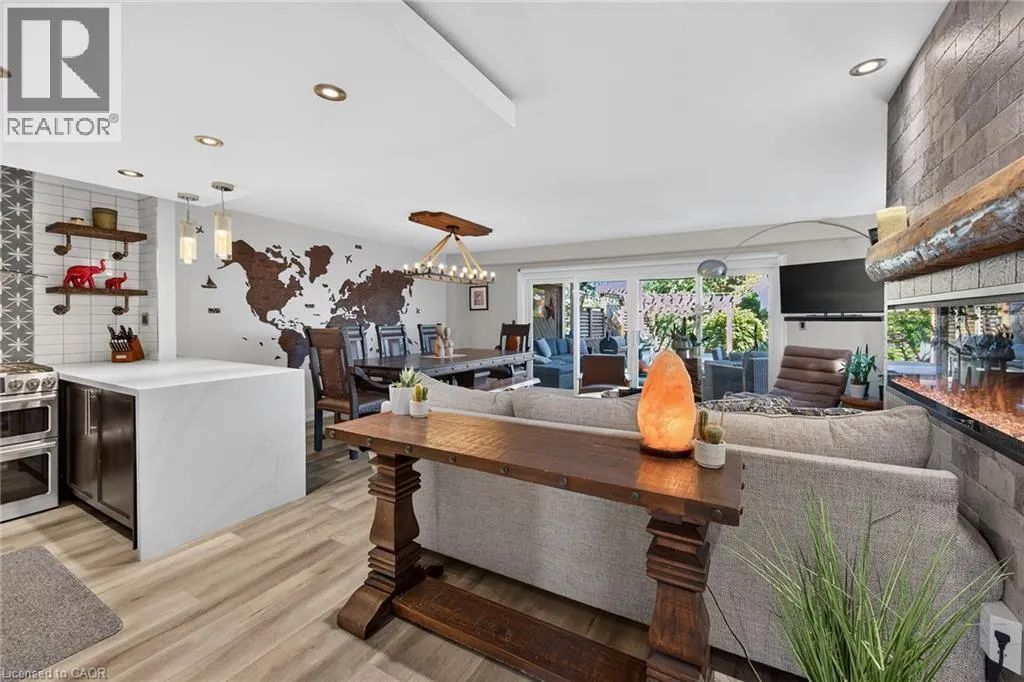 4377 BEVERLEY Crescent
