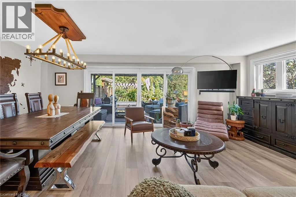 4377 BEVERLEY Crescent