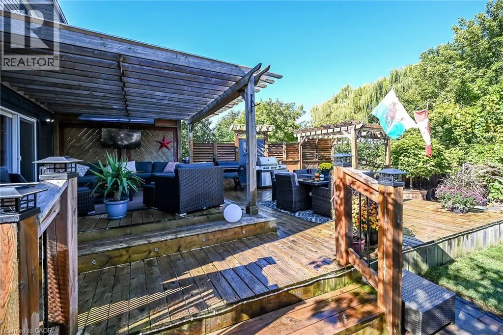 4377 BEVERLEY Crescent