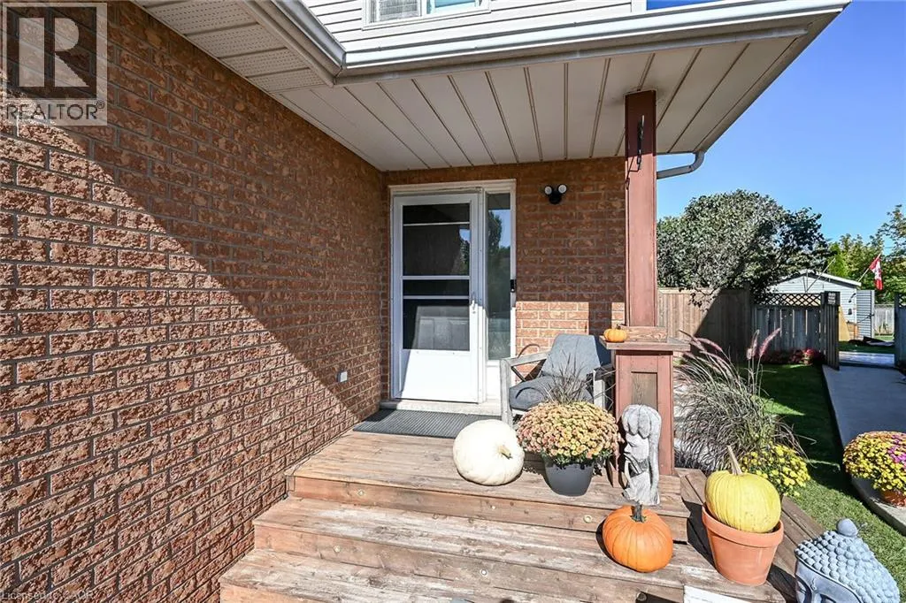 4377 BEVERLEY Crescent