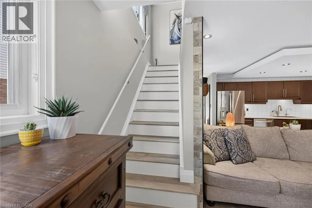 4377 BEVERLEY Crescent