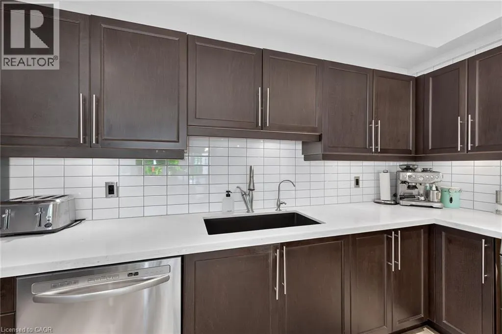 4377 BEVERLEY Crescent