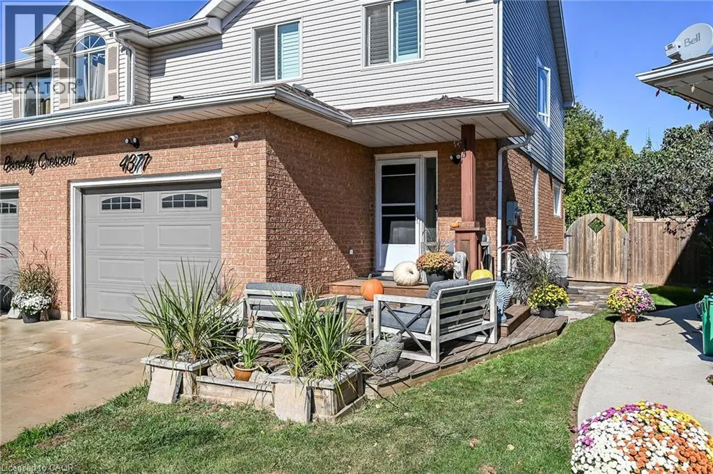 4377 BEVERLEY Crescent