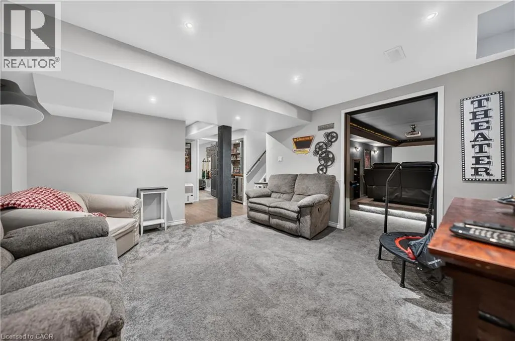 6 MATHEWS Court