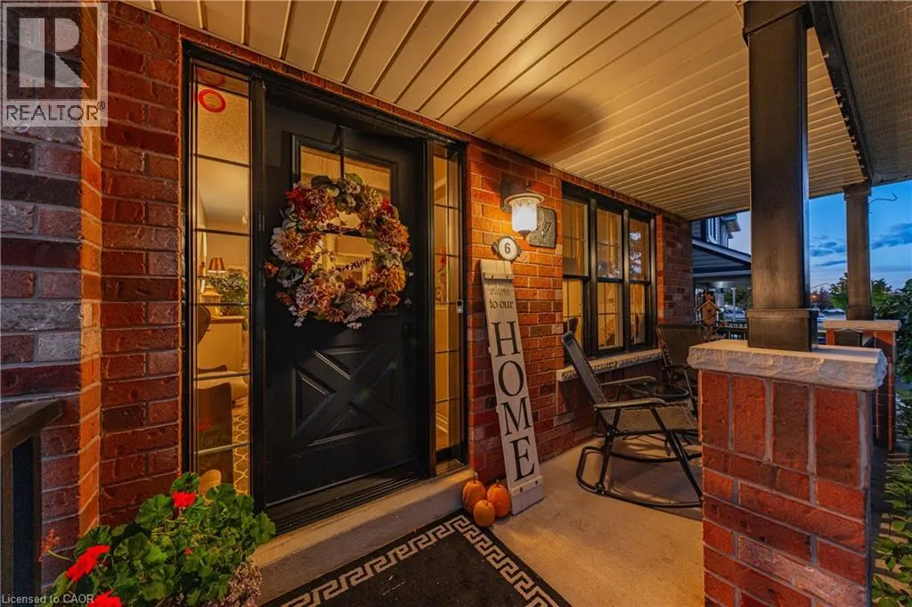 6 MATHEWS Court