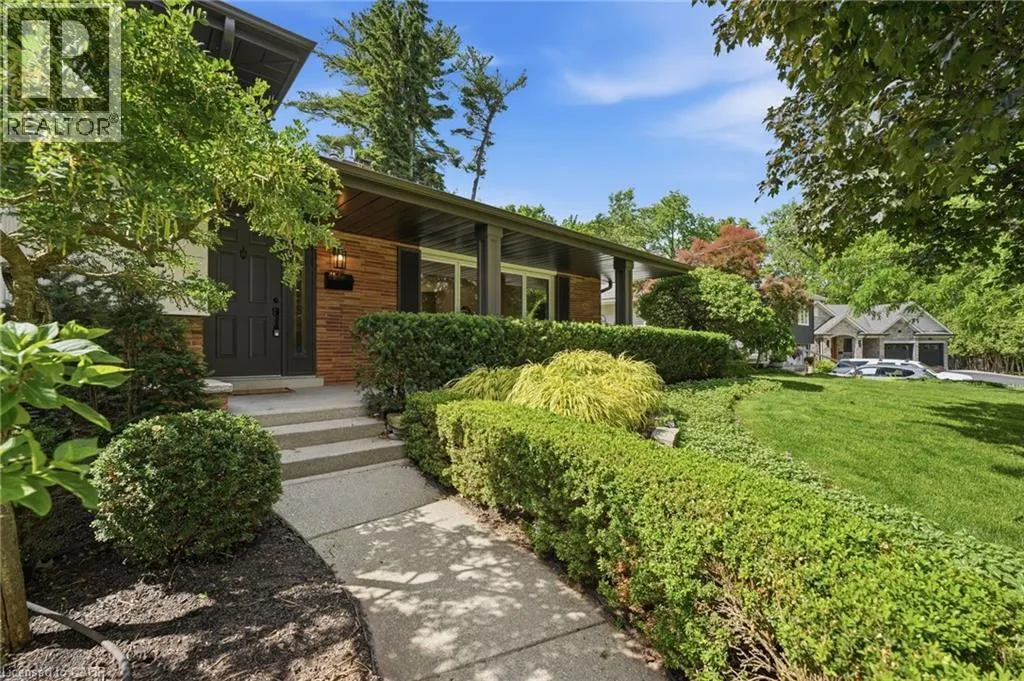 571 LEONARD Court