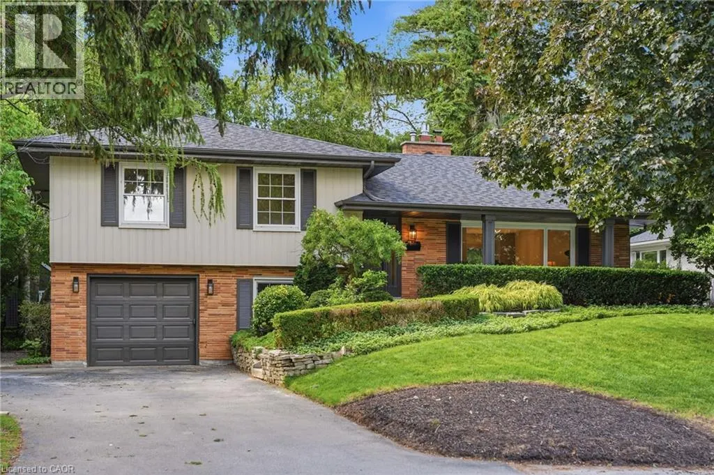 571 LEONARD Court
