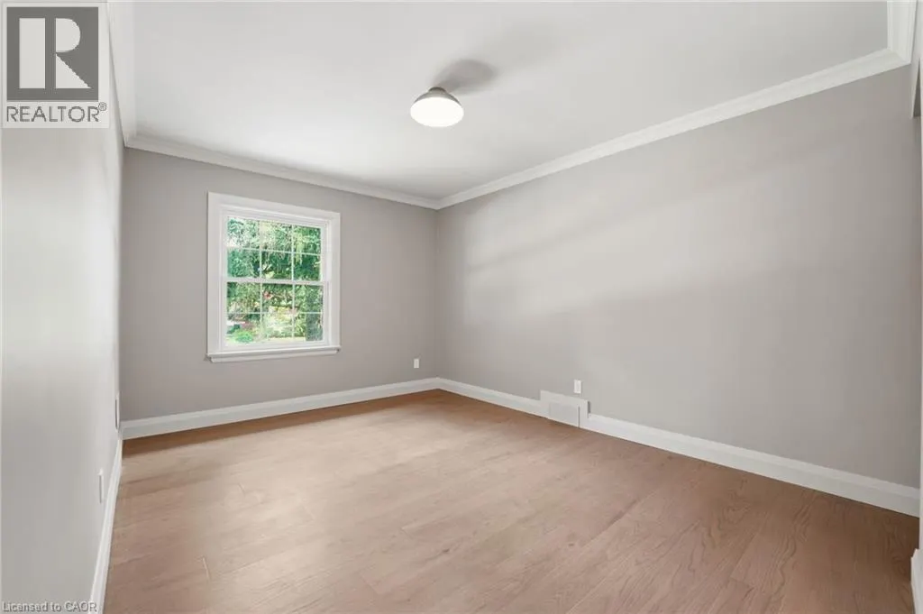571 LEONARD Court