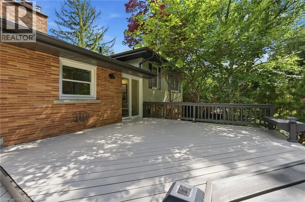 571 LEONARD Court