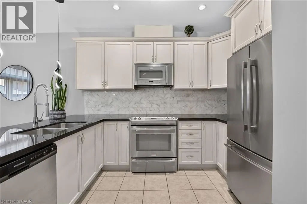 58 SUMMERBERRY Way