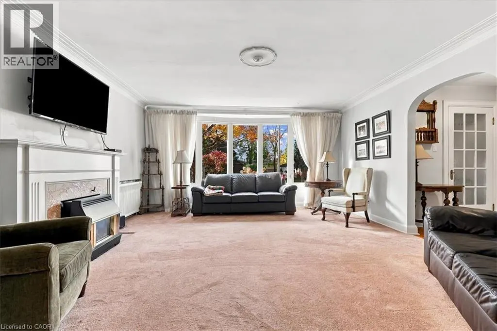 85 HUNGERFORD Road