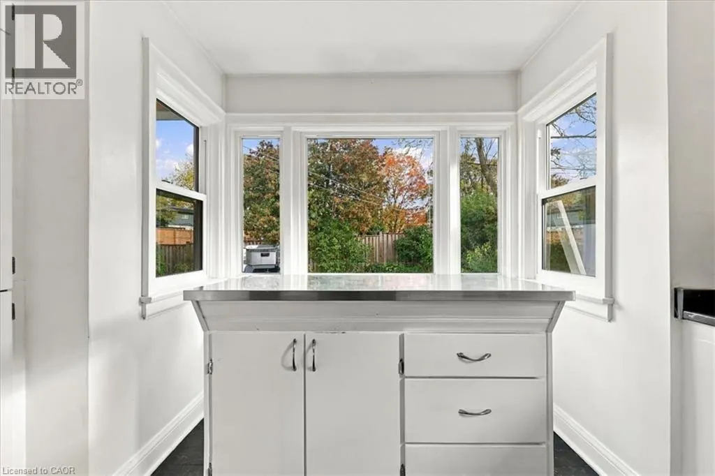 85 HUNGERFORD Road