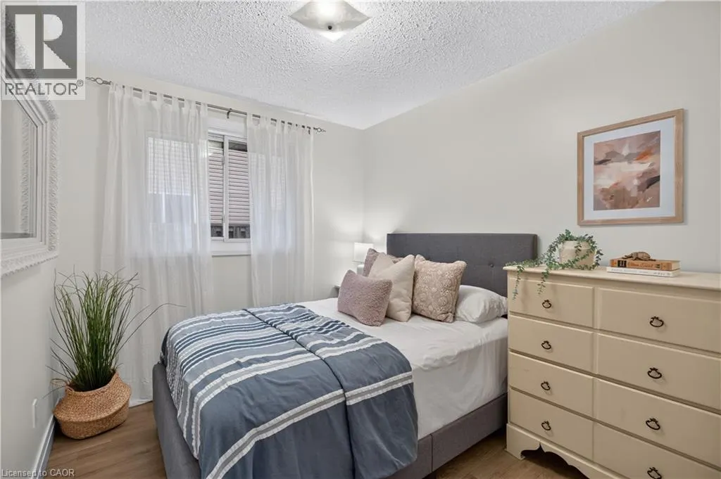 38 SOUTHGLEN Road