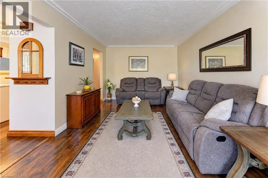 73 BELTON Drive