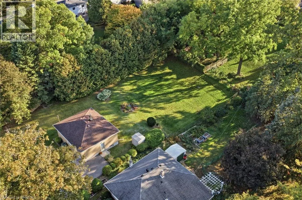 21 HILLCREST Avenue