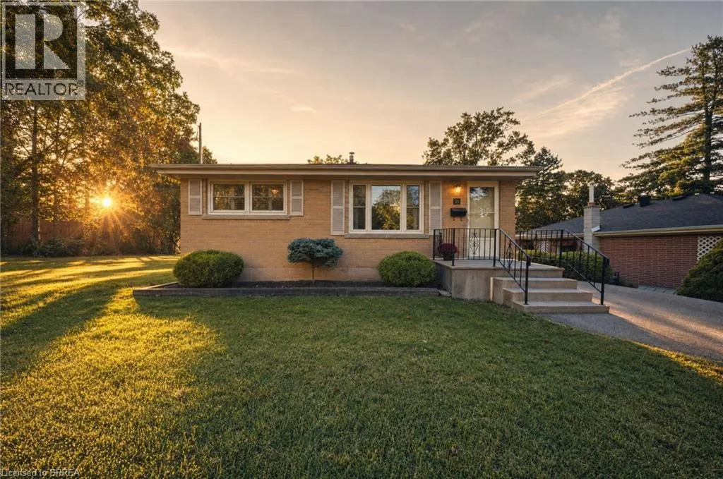 21 HILLCREST Avenue