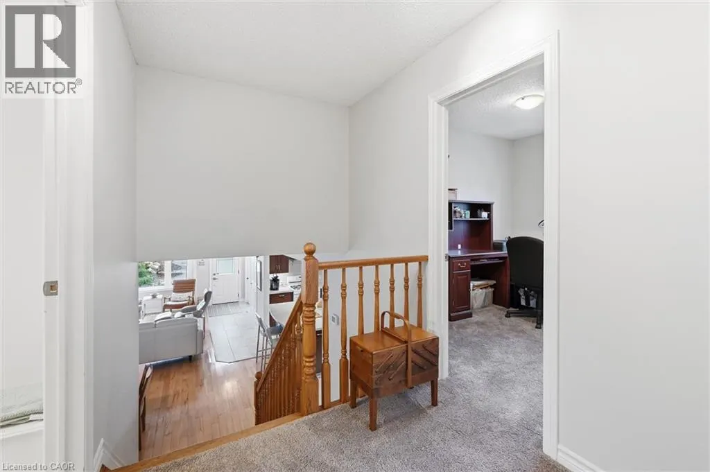 81 MAIN Street S