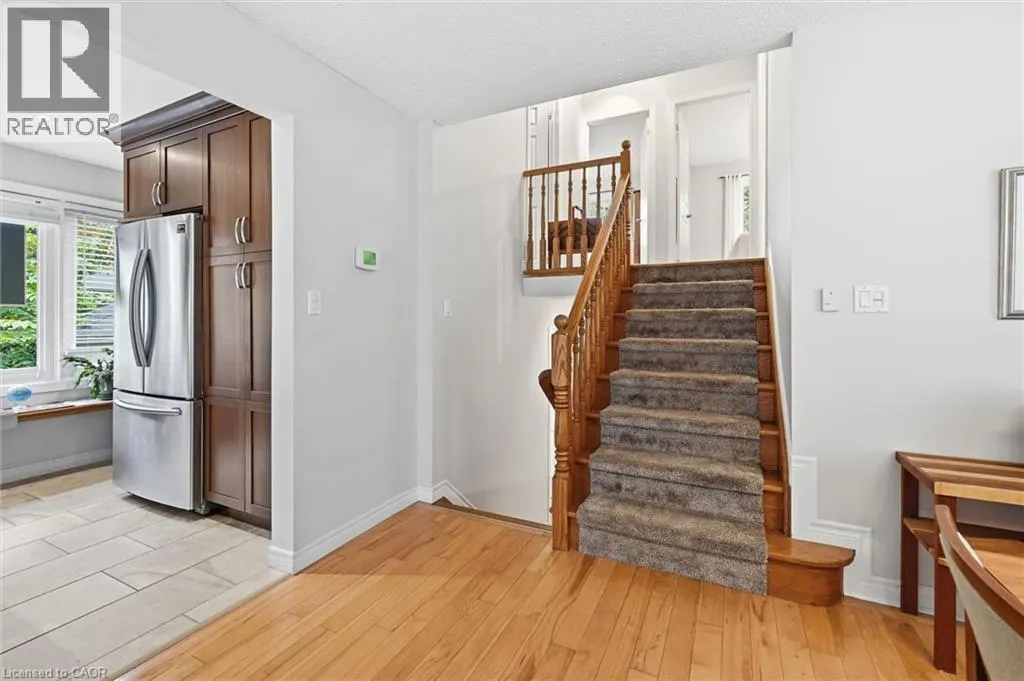 81 MAIN Street S
