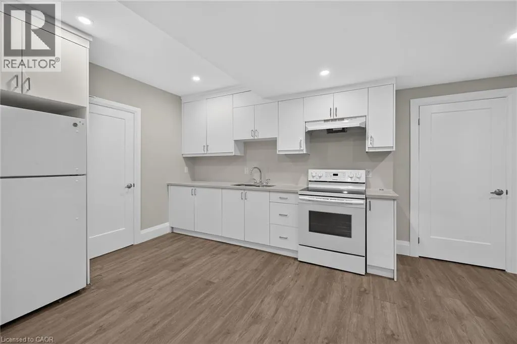41 ELEANOR Avenue