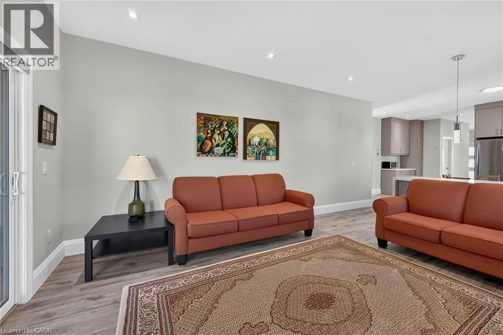 41 ELEANOR Avenue
