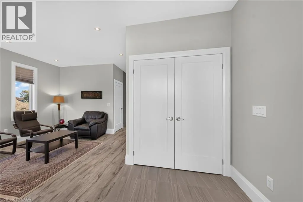 41 ELEANOR Avenue