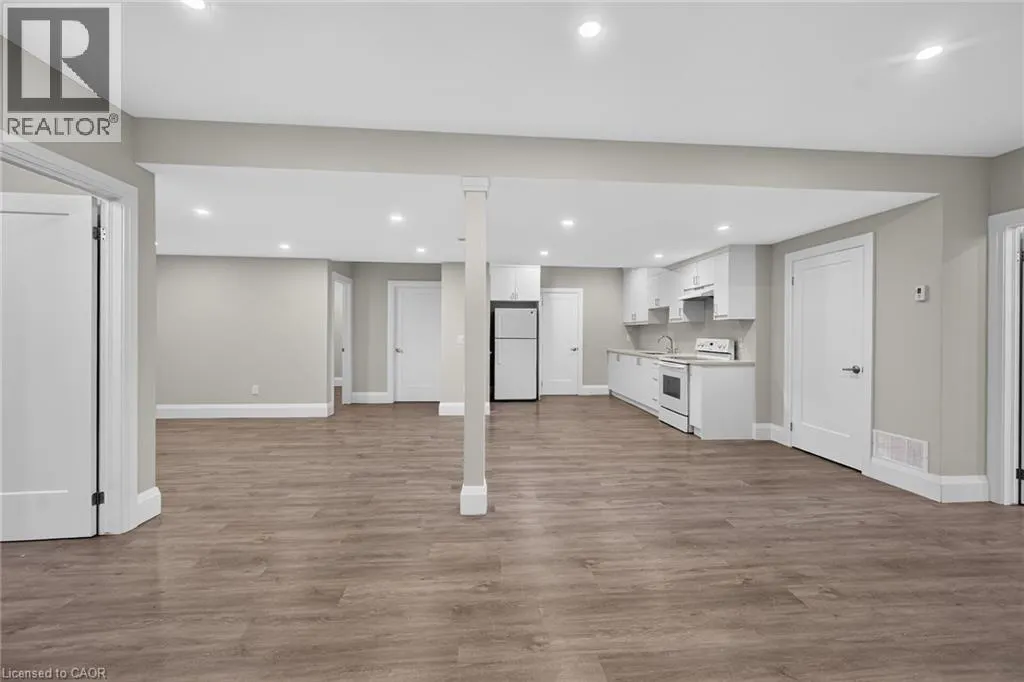 41 ELEANOR Avenue