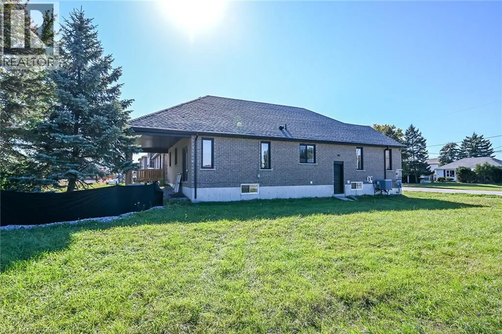 41 ELEANOR Avenue